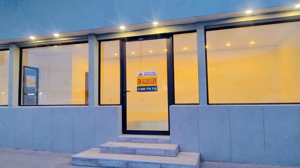 Local Comercial en Esquina – Ubicación Estratégica sobre Av. Lavalleja